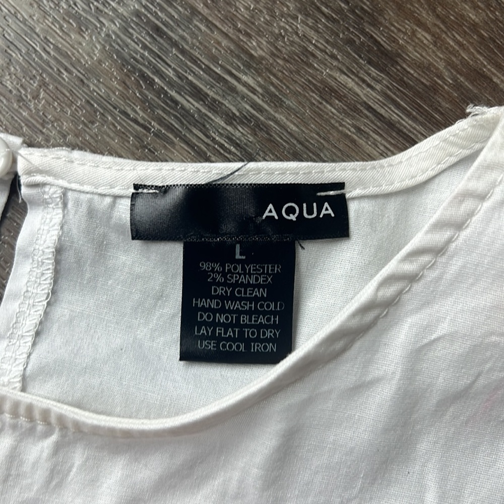 White top - Picture 2 of 3